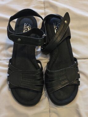 Women's Black Strappy Comfort Sandals